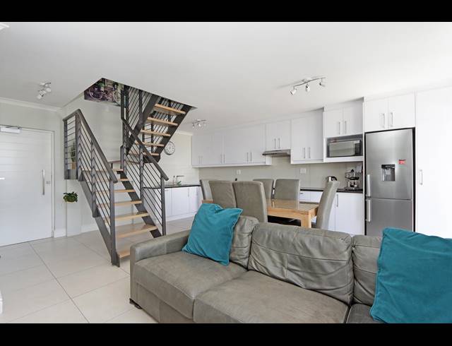 2 BEDROOM APARTMENT TO LET IN KENILWORTH